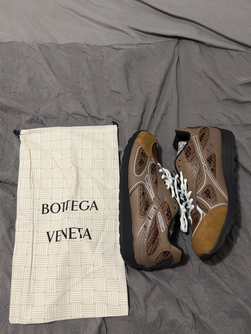 brown bottega veneta orbits